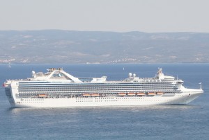 The Grand Princess cruise ship. Wikimedia Commons photo.