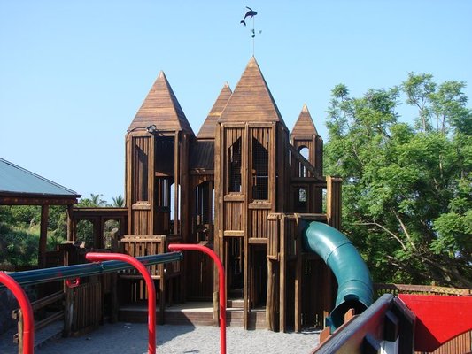 Higashihara-Park-playground