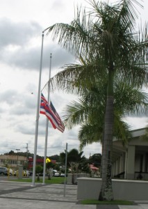 Flags flying at half-staff at Hale Kaulike, Hilo's courthouse. File photo.