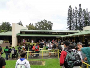 Kohala Students gathered for the official mural unveiling and rally, which included anti-meth activities by the Hawai'i Meth Project and participation by the Hawai'i County Police Department. Photo credit: Keep It Flowing LLC.