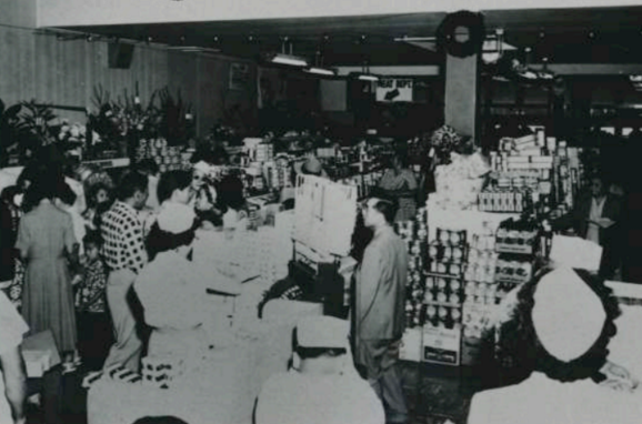 KTA Keawe Store, Grand Opening 1939. KTA Super Stores courtesy photo.