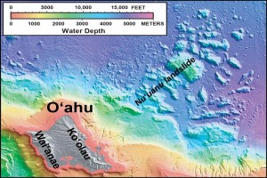 In this shaded relief and bathymetric map of O‘ahu, which comprises two volcanoes (Waiʻanae and Koʻolau), colors indicate water depth, from shallow (orange and yellow) to deep (purple), with shades of gray indicating the island area above sea level. From: U.S. Geological Survey Geologic Investigations Series Map I-2809, “Hawaiʻi’s Volcanoes Revealed”. 