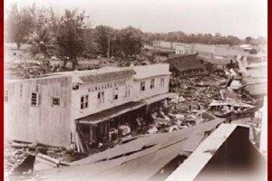 Kuwahara Store was one of the few structures on the ocean side of Kamehameha Avenue in downtown Hilo to survive the 1946 tsunami. Pacific Tsunami Museum file photo.