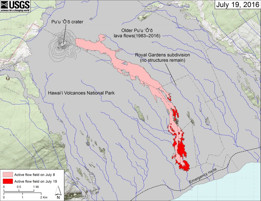 Map of Kīlauea’s active lava flow as of July 19, 2016. Red shows the extent of new breakouts since July 8; pink shows the flow prior as of July 8, and gray shows areas covered by earlier Pu‘u ‘Ō‘ō lava flows (1983–2016). As of July 20, the flow front was about 850 m (0.5 mi) from the ocean and making little forward progress, but active lava breakouts upslope of the flow front continued to widen the flow margins. USGS map.
