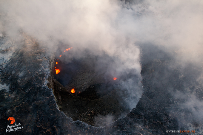  4 A peek into the collapse pit within Pu‘u ‘O‘o crater, reveals the still active bubbling lava pond.