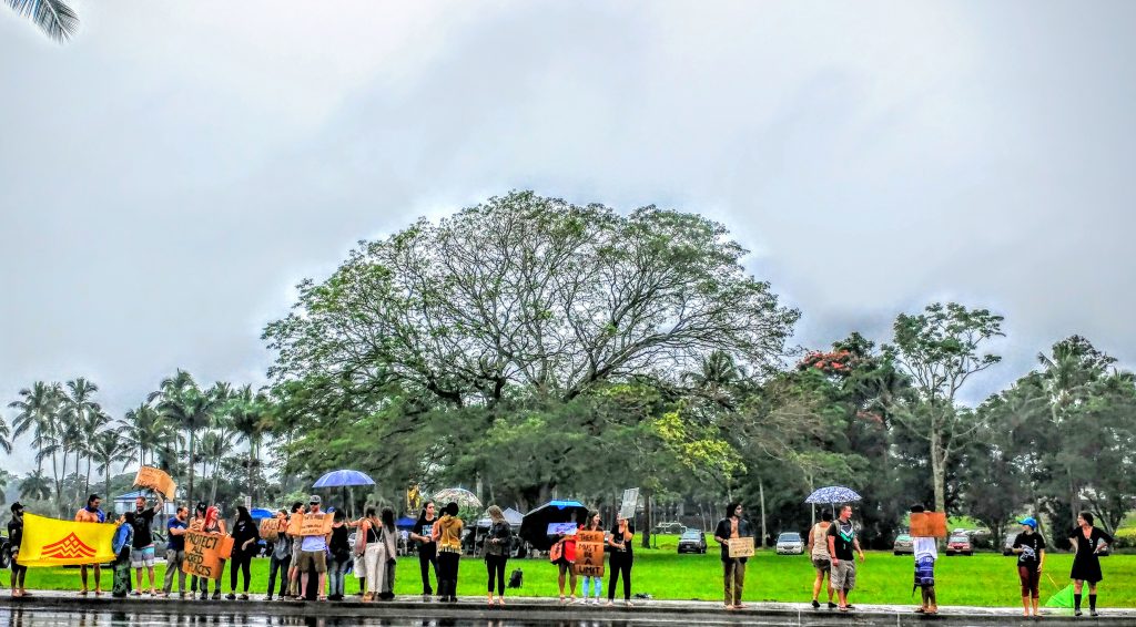  Over 100 Big Island residents took part in a peaceful demonstration to show solidarity the Standing Rock Sioux Tribe in North Dakota, Nov. 15, 2016, in front of Hilo’s King Kamehameha statue on the Big Island of Hawai‘i. Photo: Crystal Richard.